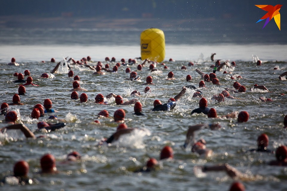 Тысяча спортсменов приняли участие в соревнованиях по триатлону Alfa-Bank Minsk Triathlon 2019