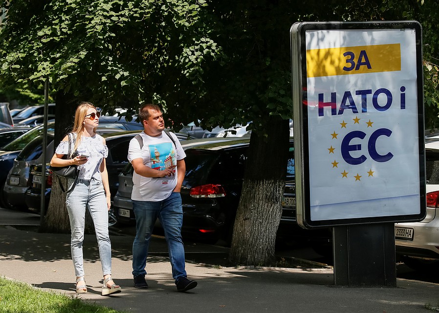 ЕС должен способствовать стабилизации ситуации на украине