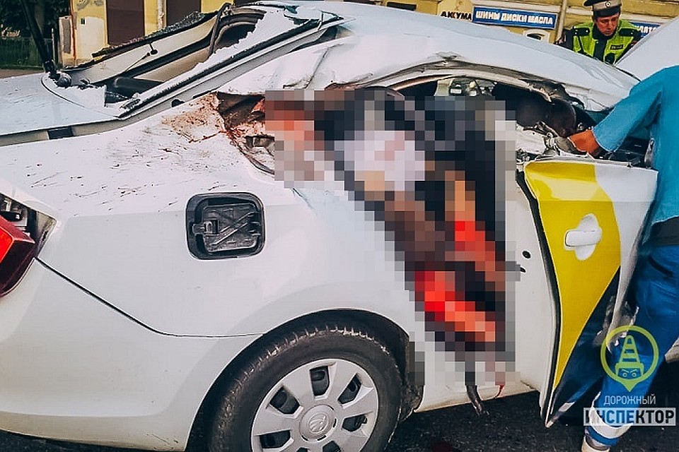 Два пассажира такси погибли в аварии с грузовиком на Обводном канале. Фото: "Дорожный инспектор"