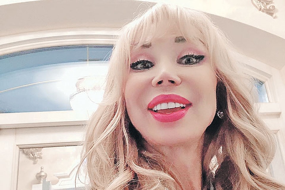 Не голосом и пластикой, так хотя бы носом! Маша стала похожа на легендарного Майкла Джексона. Фото: instagram.com/masharasputina_official