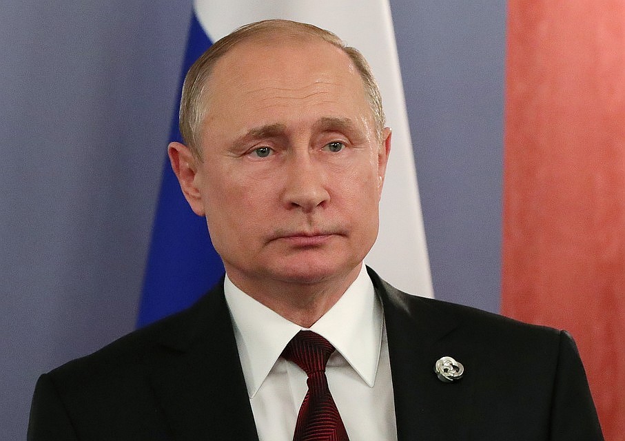 Владимир Путин поговорил с вдовами погибших моряков-подводников.