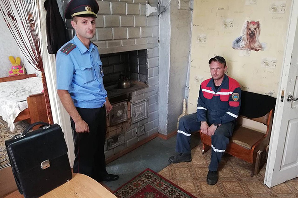 Участковый милиционер спас мужчину на пожаре. Фото: УВД Гродненского облисполкома.