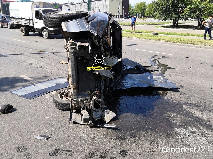 Фото: Очевидцы аварии в соцсетях