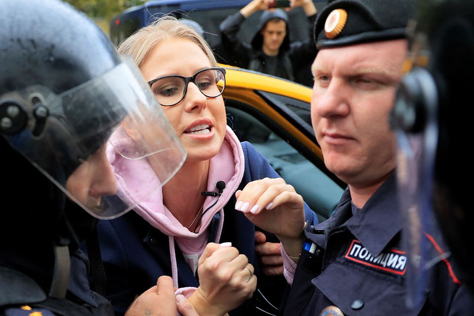 Любовь Соболь не удалось попасть на акции протеста.
