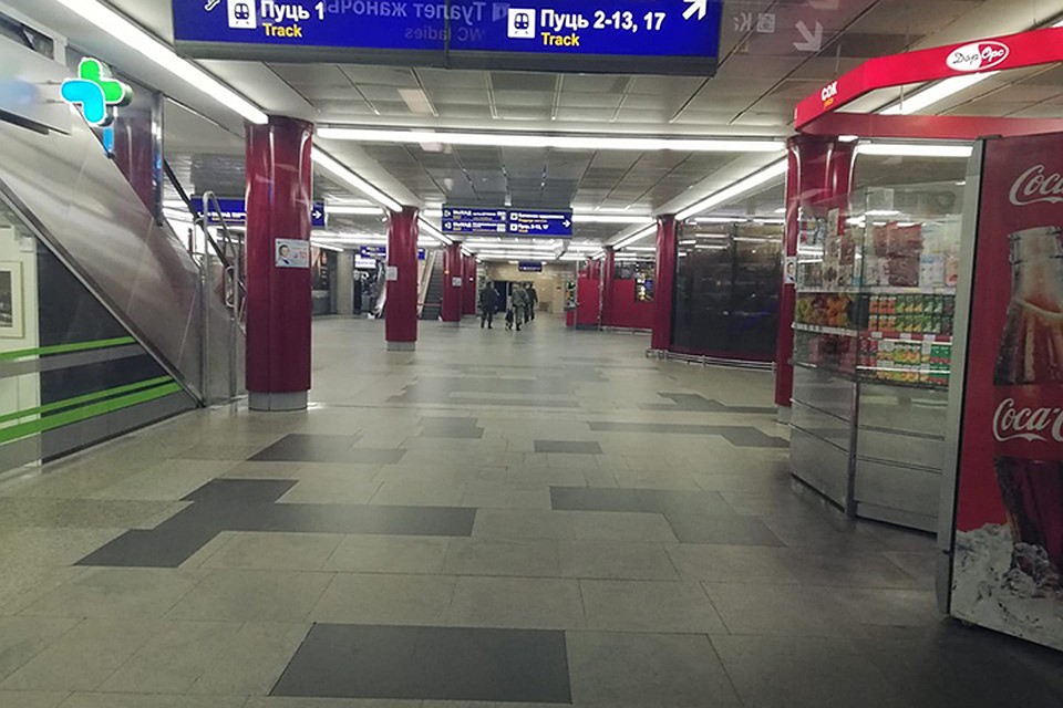 С железнодрожного вокзала в Минске эвакуировали посетителей.