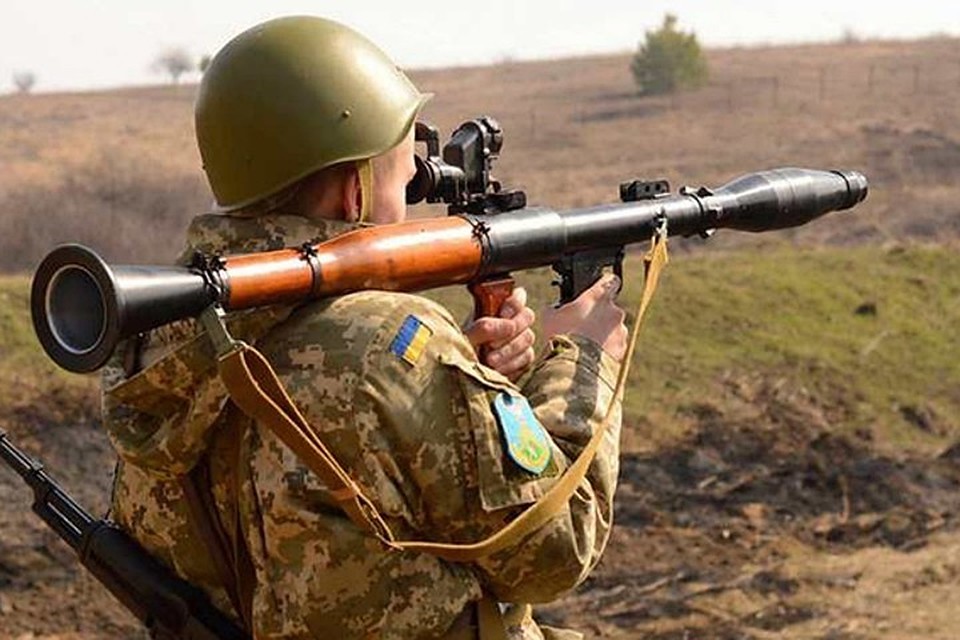 Украинские силовики обстреляли Спартак из гранатометов. Фото: ТК «Звезда»