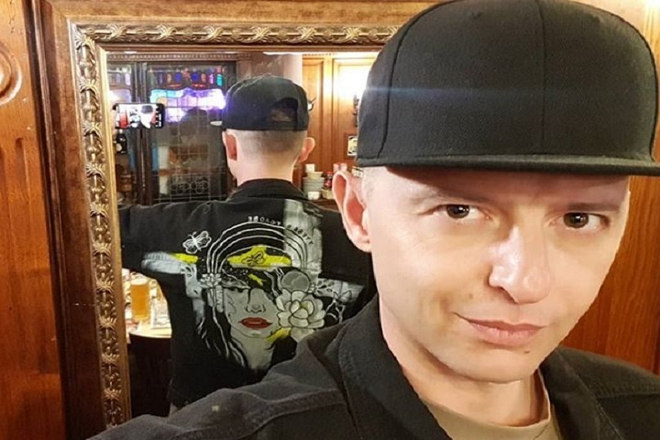 Поклонник просит обратить внимание на работы музыканта. Фото: Instagram Романа Билыка