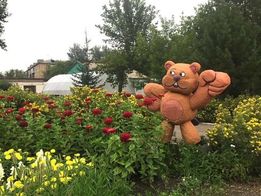 Красочные персонажи изготовлены из вторсырья Фото: администрация Красноярска
