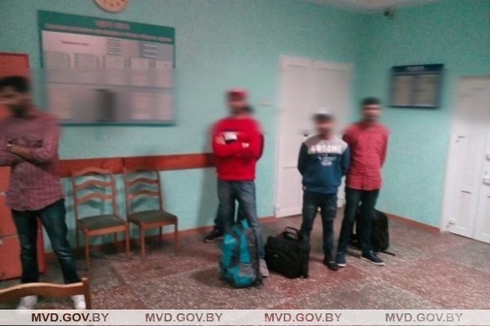 Индийцев обманул и оставил в Беларуси трафикер-армянин. Фото: МВД.
