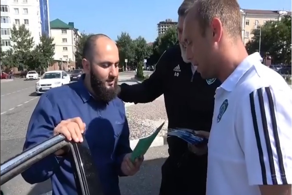 Глушаков лично раздал всем жителям Чечни билеты на матч со "Спартаком"