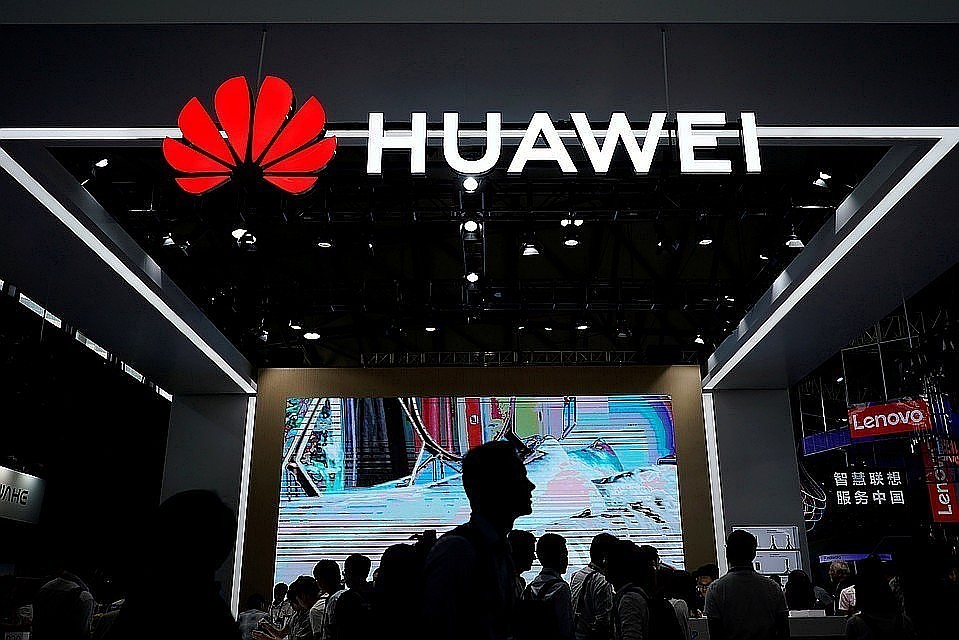 Для американских ведомств вступает в силу запрет на закупку продуктов Huawei и ZTE