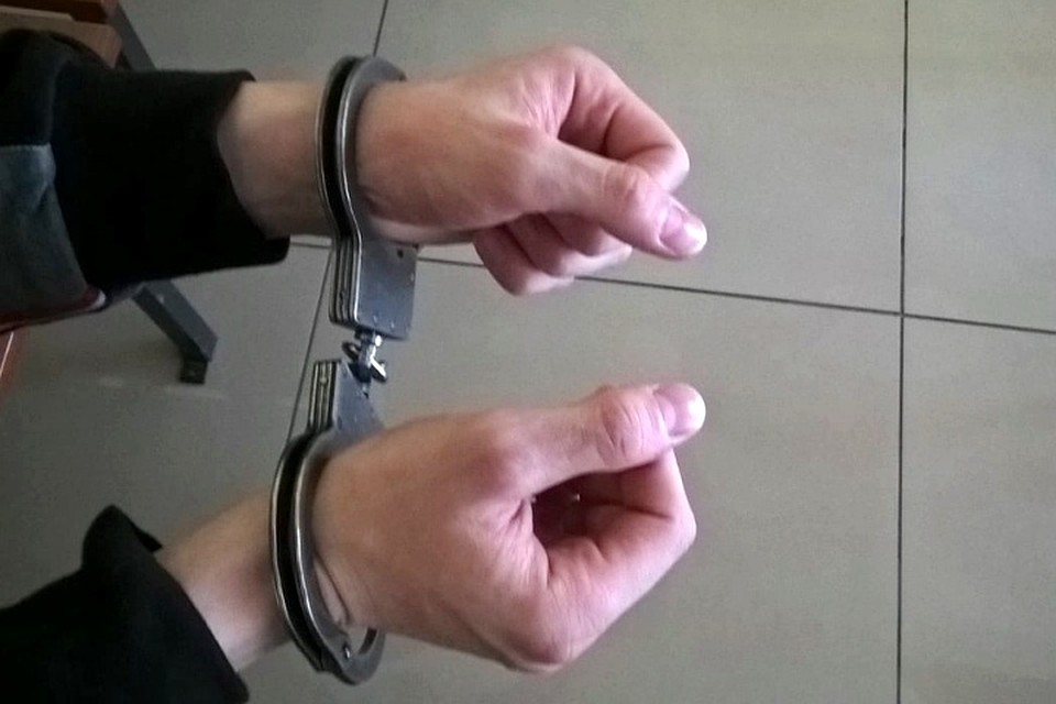 В Кузбассе задержали дебошира, который поджег полицейского