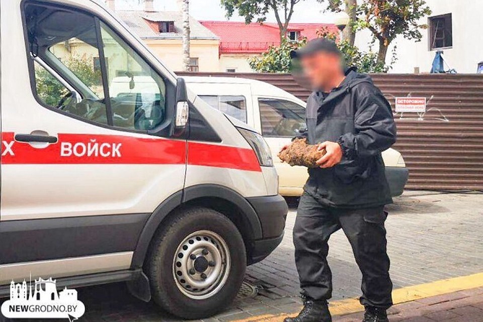 Опасную находку увезли на полигон, чтобы уничтожить. Фото: newgrodno.by.