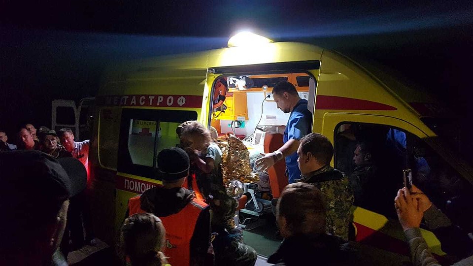 Волонтеры засняли на видео момент спасения девочки, блуждавшей несколько дней по лесу