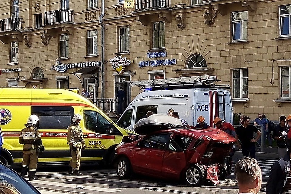 Виновник аварии на улице Савушкина стал фигурантом уголовного дела. Фото: vk.com/spb_today