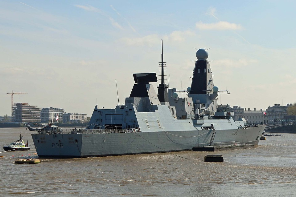 Эсминец HMS Defender