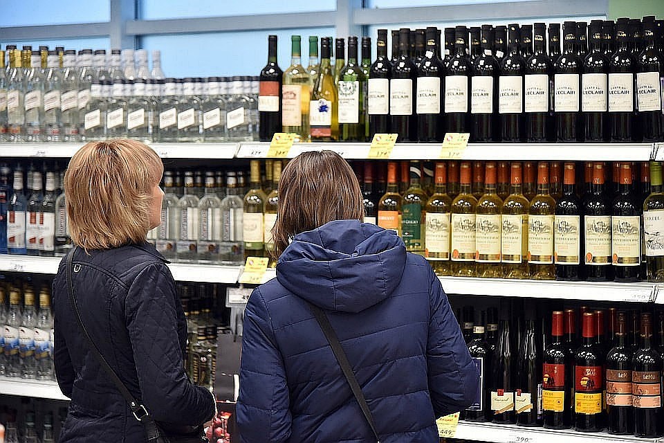 Запрет на продажу алкоголя лицам младше 21 года на латвийском портале общественных инициатив собрал более 10 тысяч подписей.