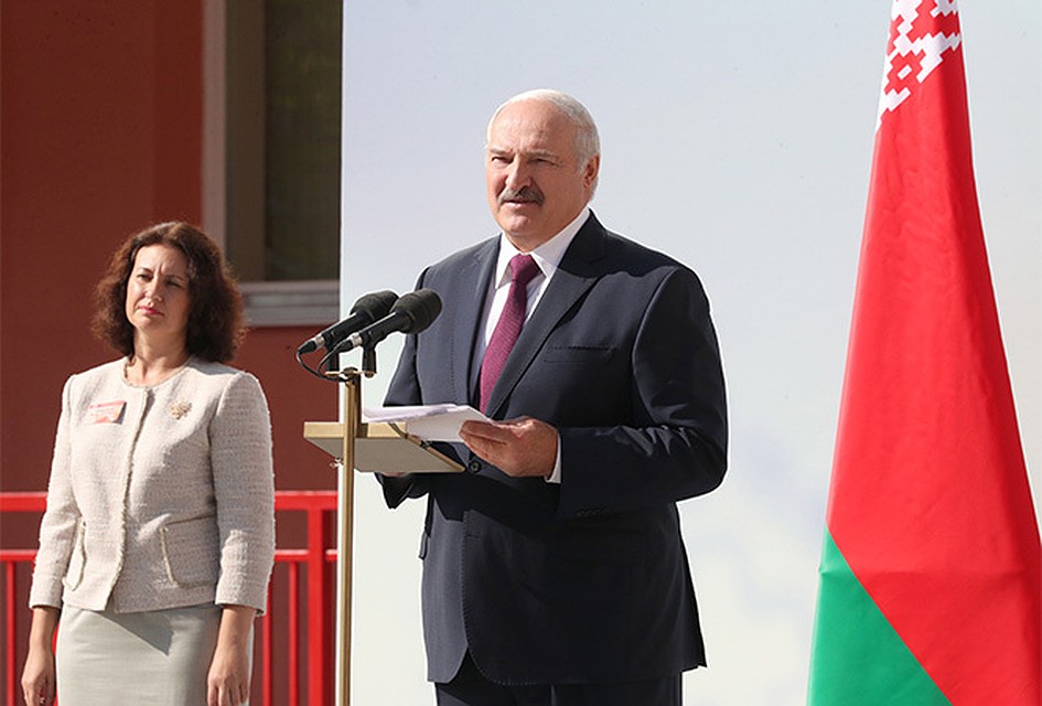 Президент открыл новую школу в Уручье. Фото: president.gov.by
