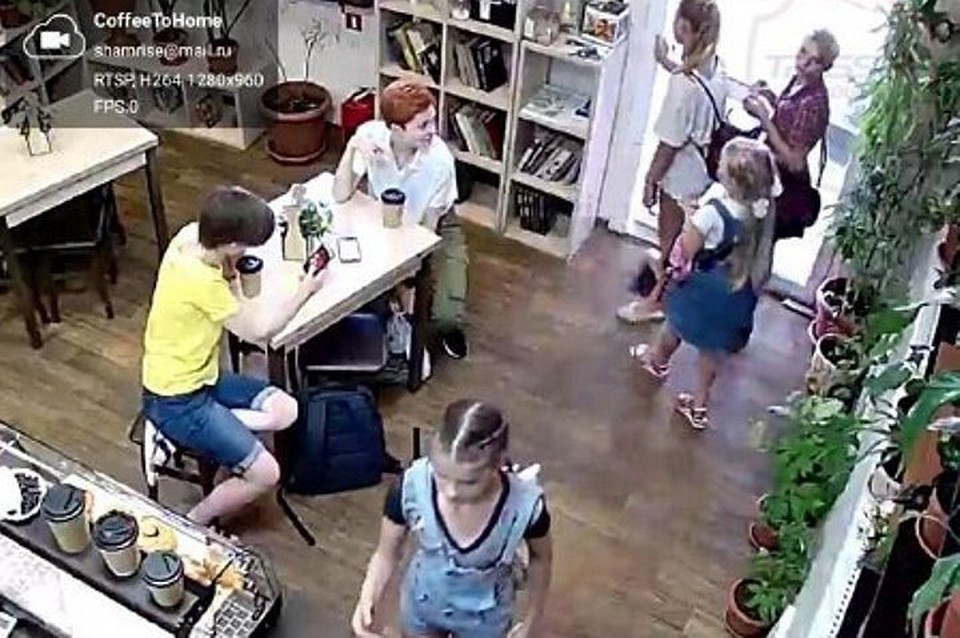 Момент кражи бокса с пожертвованиями попал в объектив камеры видеонаблюдения