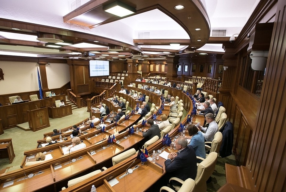 У фракции ПСРМ в парламенте Молдовы будет два новых депутата