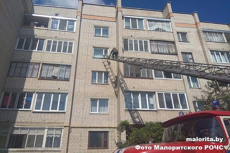 В Малорите ребенок закрыл маму на балконе. Фото: МЧС