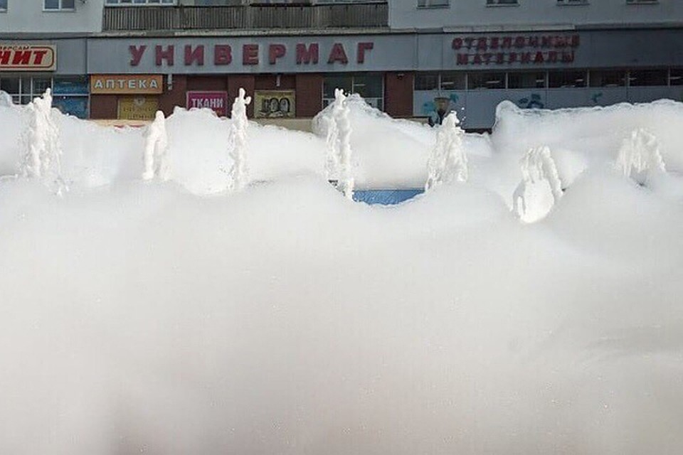 Нижегородские фонтаны утопают в пене
