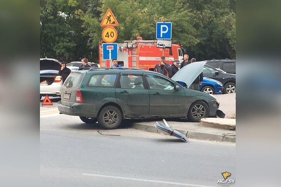 В ДТП в Заельцовском районе пострадал ребенок. Фото: "АСТ-54"