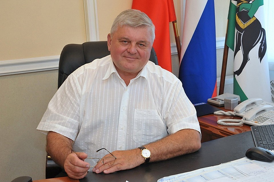 Будучи главой района Александр Постригань помогал вести бизнес сыну, при этом использовал служебное положение