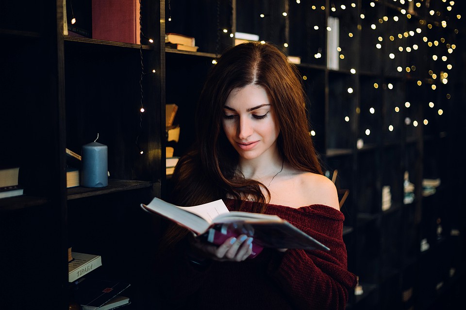 Челябинцы всё чаще предпочитают электронные книги бумажным
