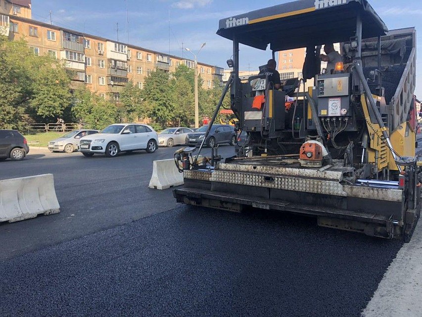 Асфальт в выходные будут укладывать на улице Свободы. Фото: cheladmin.ru