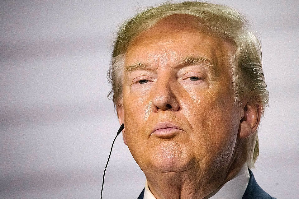 Трамп назвал обвинения в свой адрес "политической заказухой"
