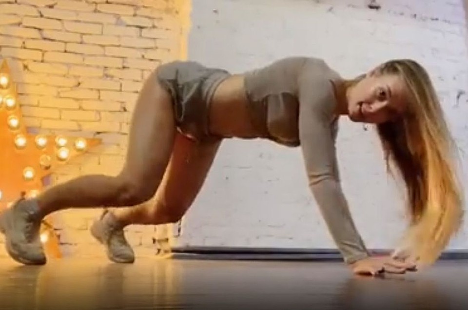 Сибирячка показала упражнения для "пятой точки". Фото: instagram.com/sofa_star.