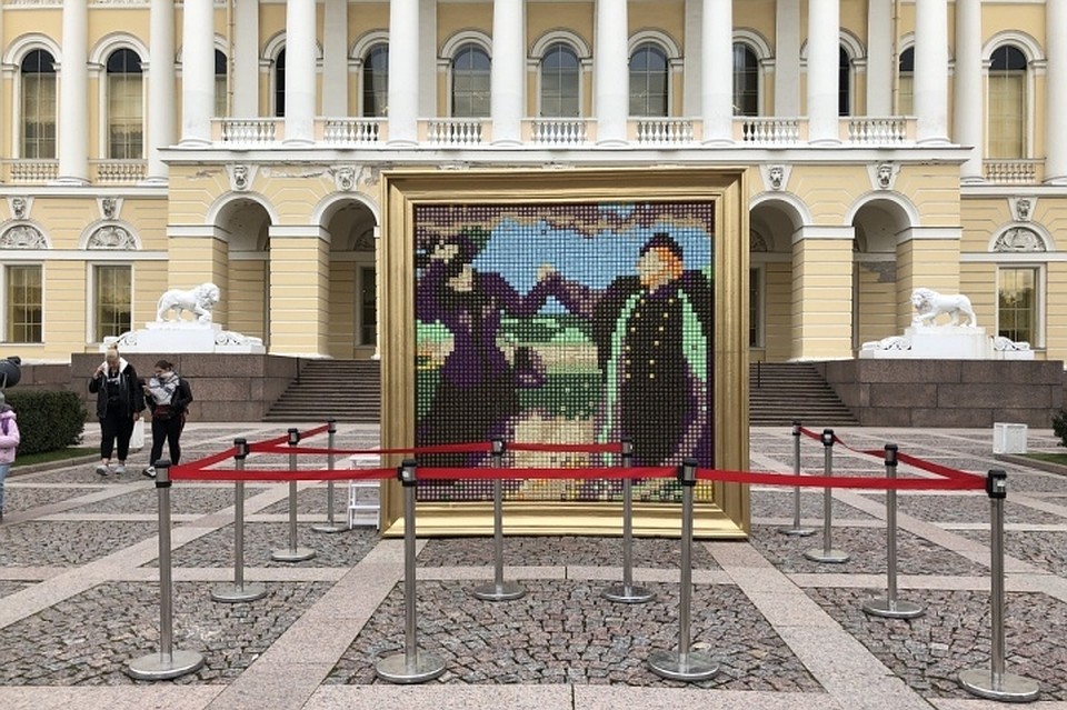 Петербуржцы могли не только насладиться искусством, но и шоколадом Фото: Галина КОЗЛОВИЧ