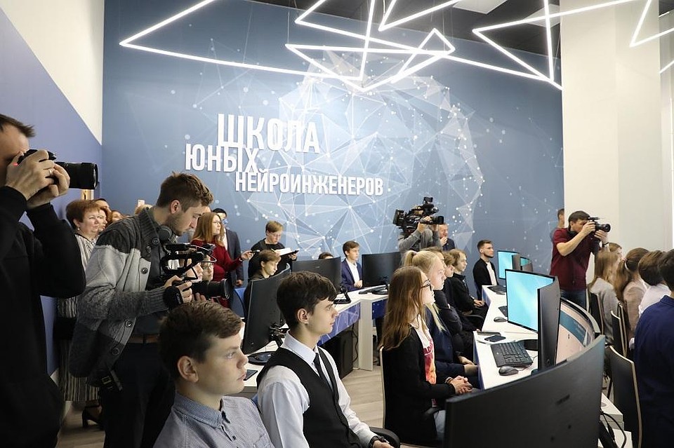 В Тюменской области открылась первая в регионе Школа юных нейроинженеров
