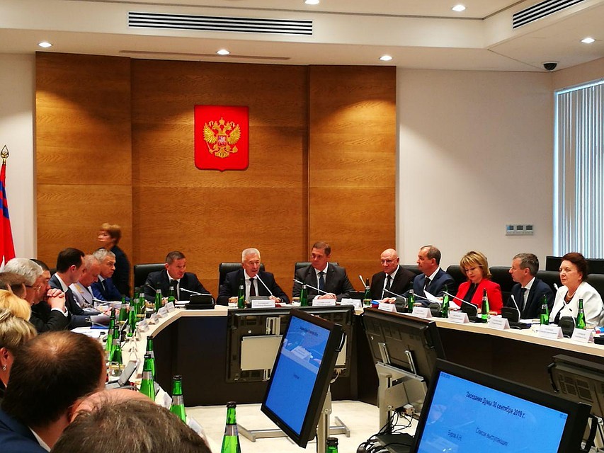Первое заседание облдумы шестого созыва.