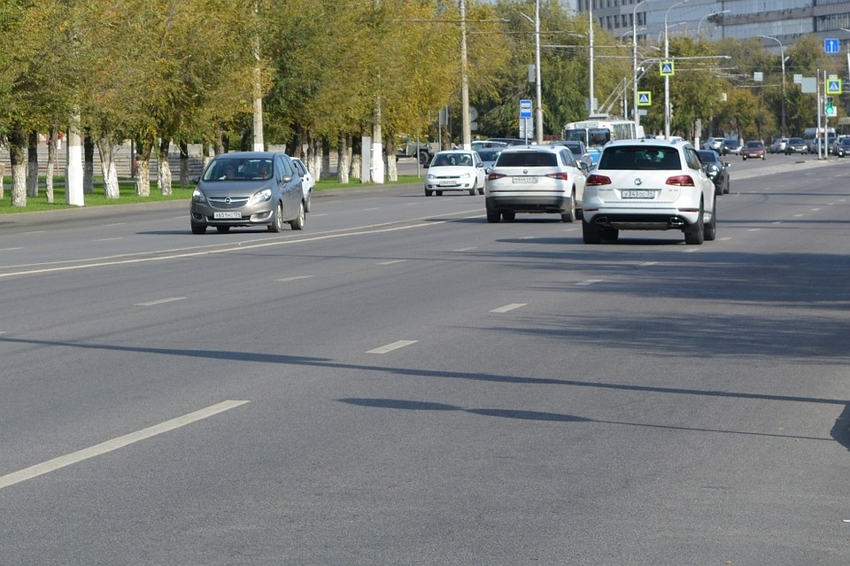 На дорогах установят сотню новых светофоров.