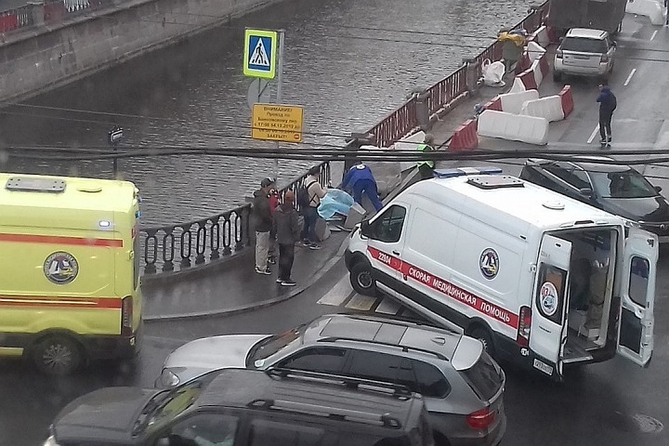 В Петербурге возбудили уголовное дело после трагического ДТП на канале Грибоедова, где погиб пешеход