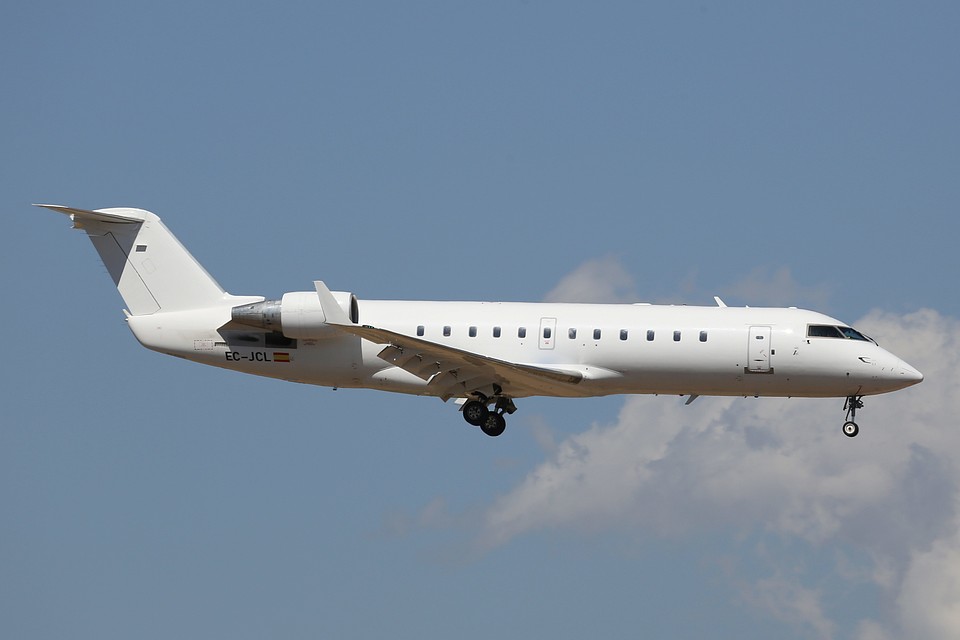Пассажирский самолет Bombardier CRJ200