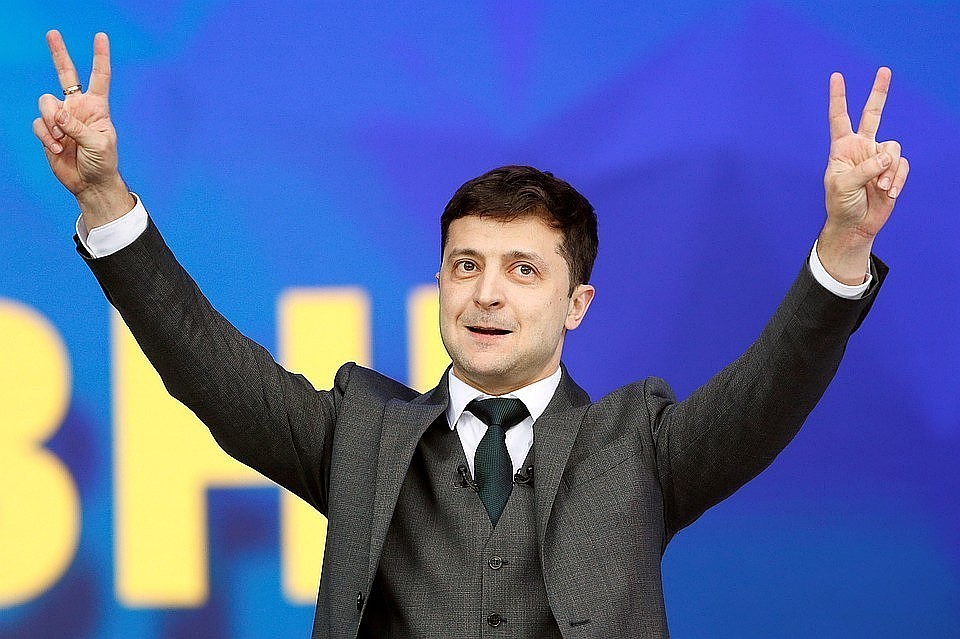 Зеленский назвал странным отсутствие авиасообщения с РФ