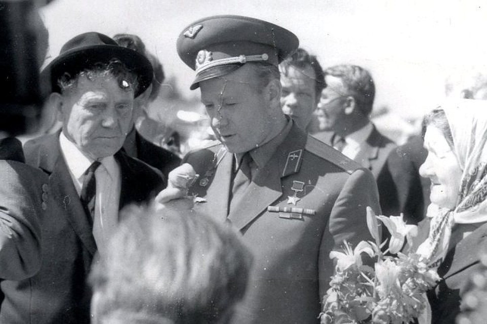 1966 год. Алексей Леонов на Дне рыбака в Калининграде.
