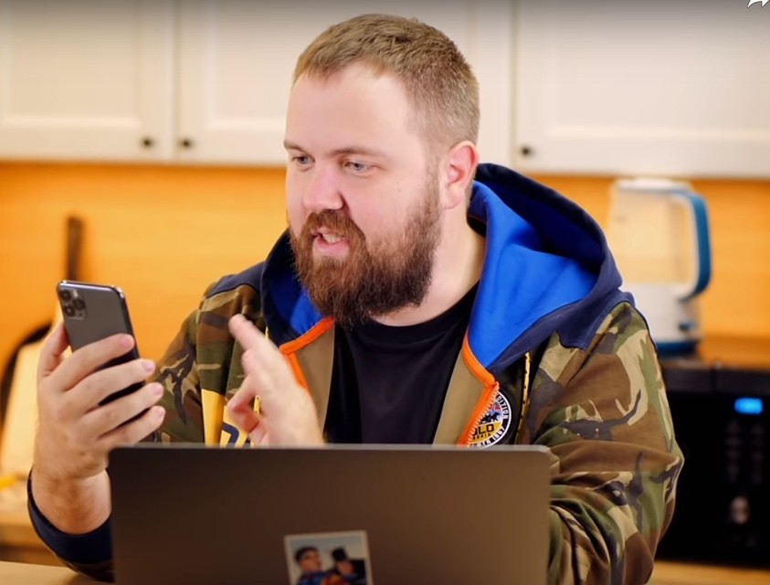 Блогер Wylsacom прославился благодаря рассказам о новинках в мире технологий