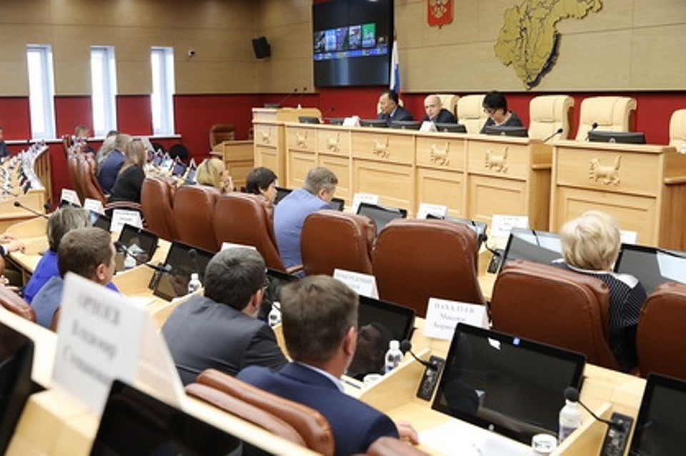 ФОТО: пресс-служба Законодательного Собрания Иркутской области.