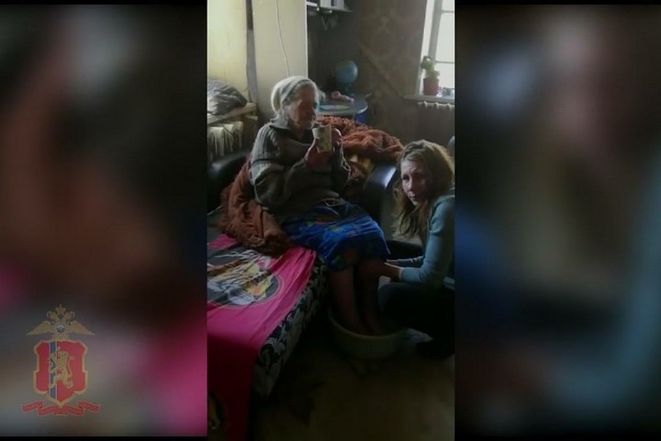 Полицейские нашли 80-летнюю бабушку. Стоп-кадр видео