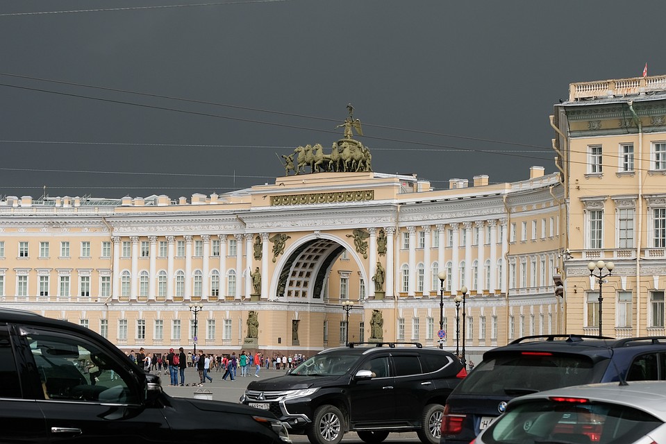 В пятницу Петербург накроет густой туман
