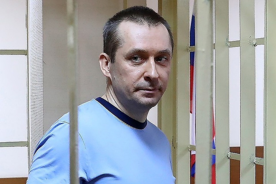 Бывший заместитель начальника управления "Т" Главного управления экономической безопасности и противодействия коррупции МВД России полковник Дмитрий Захарченко в Басманном суде. ФОТО Дмитрий Серебряков/ТАСС