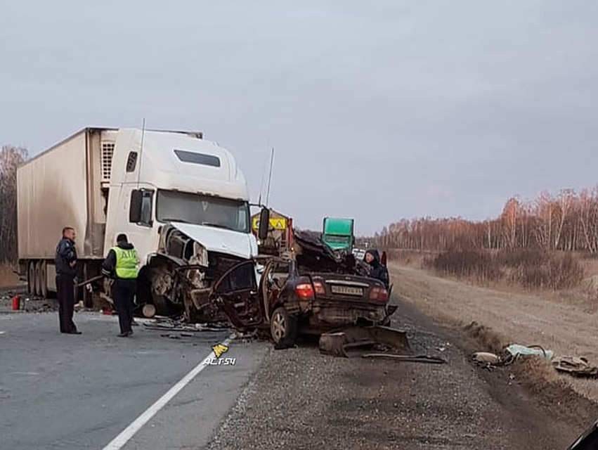 Под Новосибирском погибли трое мужчин в жуткой аварии. Фото: АСТ-54