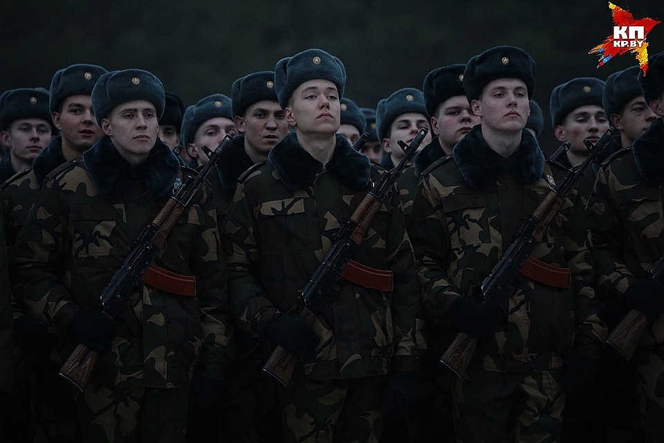 Прорабатываются еще и льготы срочникам в сферах образования, здравоохранения, а также обеспечения жильем.