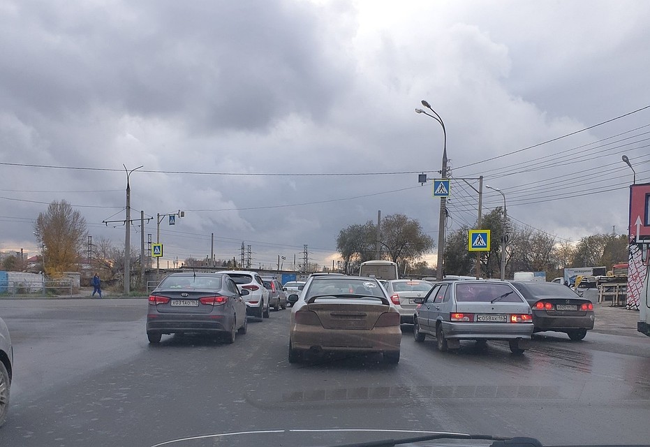 Установка светофора привела к километровым пробкам