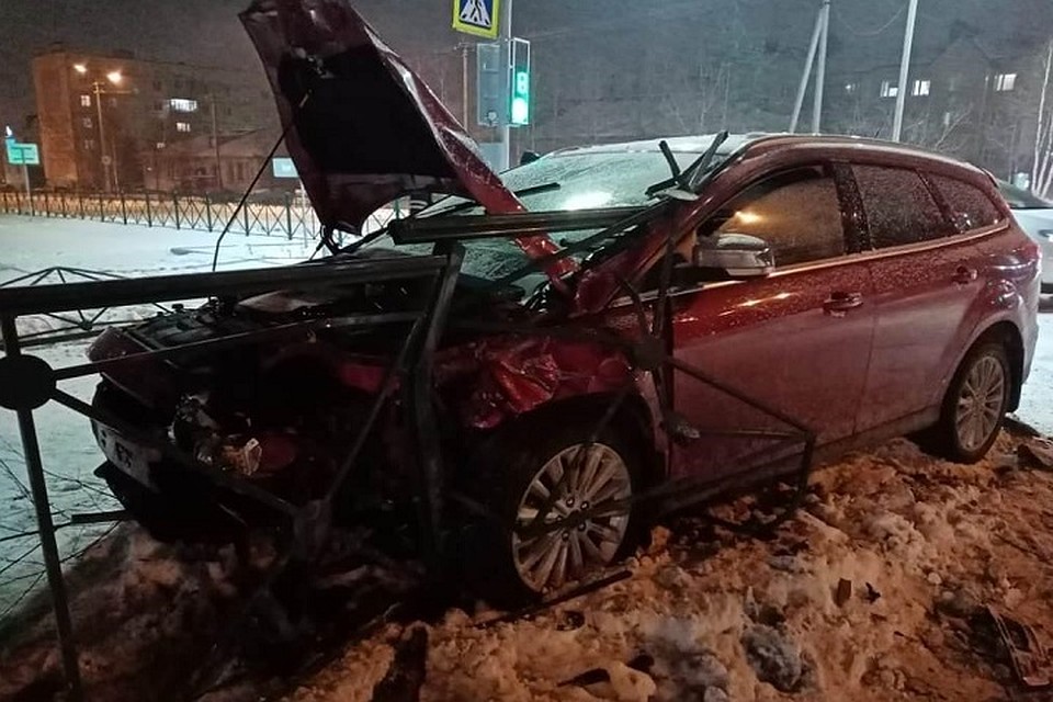 На Ямале за минувшие выходные в ДТП пострадали три человека Фото: Госавтоинспекция Ямала