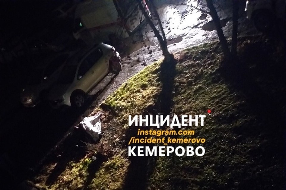 Из окна студенческого общежития в Кемерове выпал молодой человек. ФОТО: vk.com, "Инцидент Кемерово"